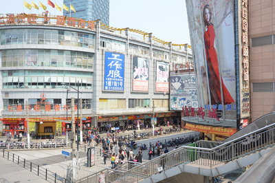 上海高档服装批发市场