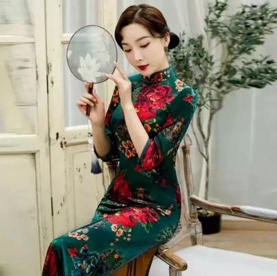 穿着旗袍