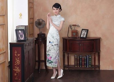 穿着旗袍