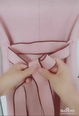 衣服蝴蝶结怎么绑