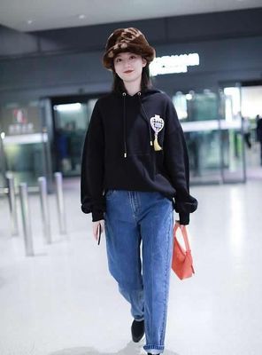 戴帽子穿什么衣服好看
