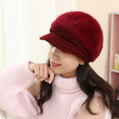 戴帽子穿什么衣服好看