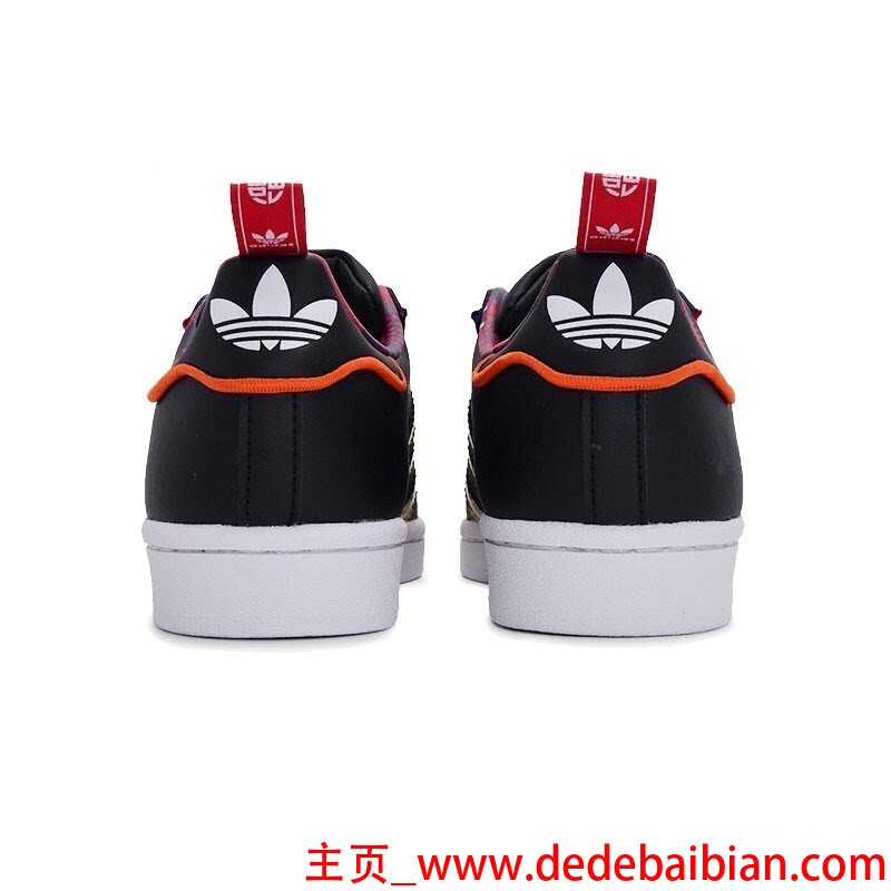 三叶草 阿迪