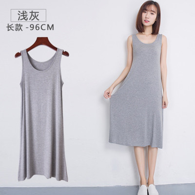 背心裙内搭什么衣服