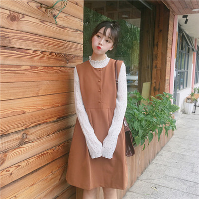 背心裙内搭什么衣服