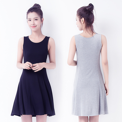 背心裙内搭什么衣服