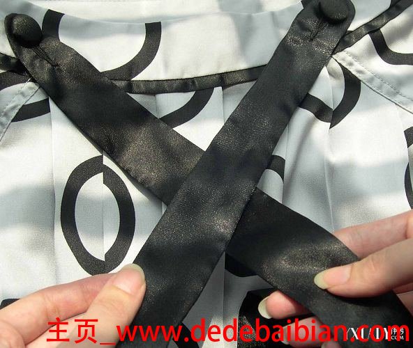 衣服蝴蝶结打法图解