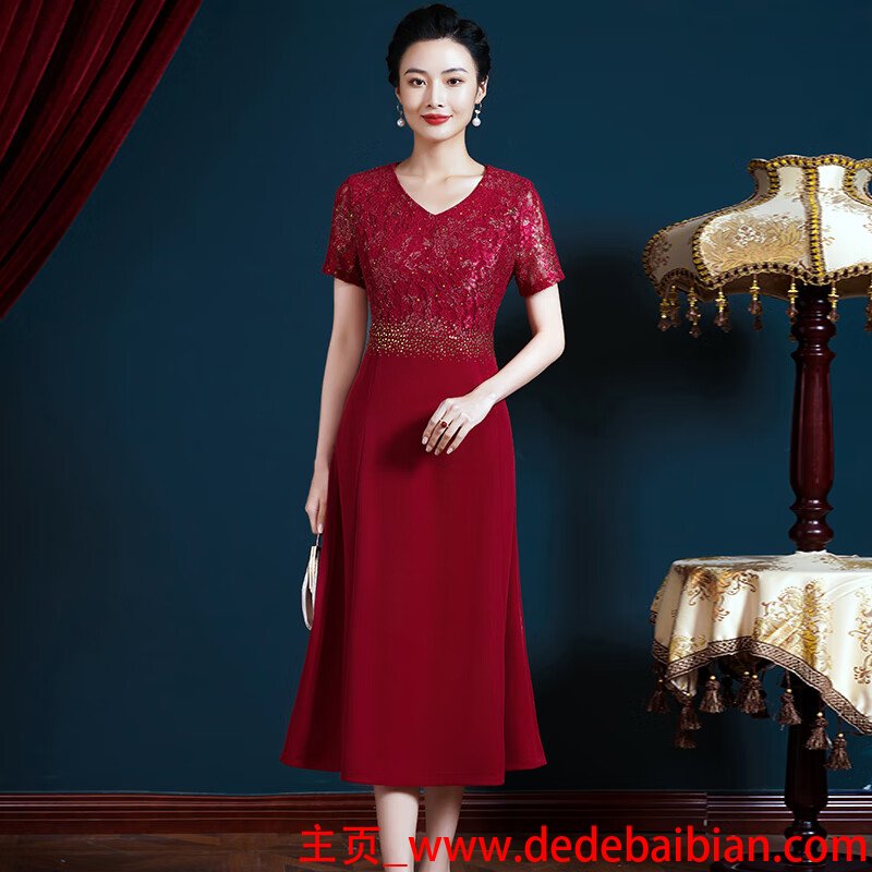 妈妈参加女儿婚礼服装