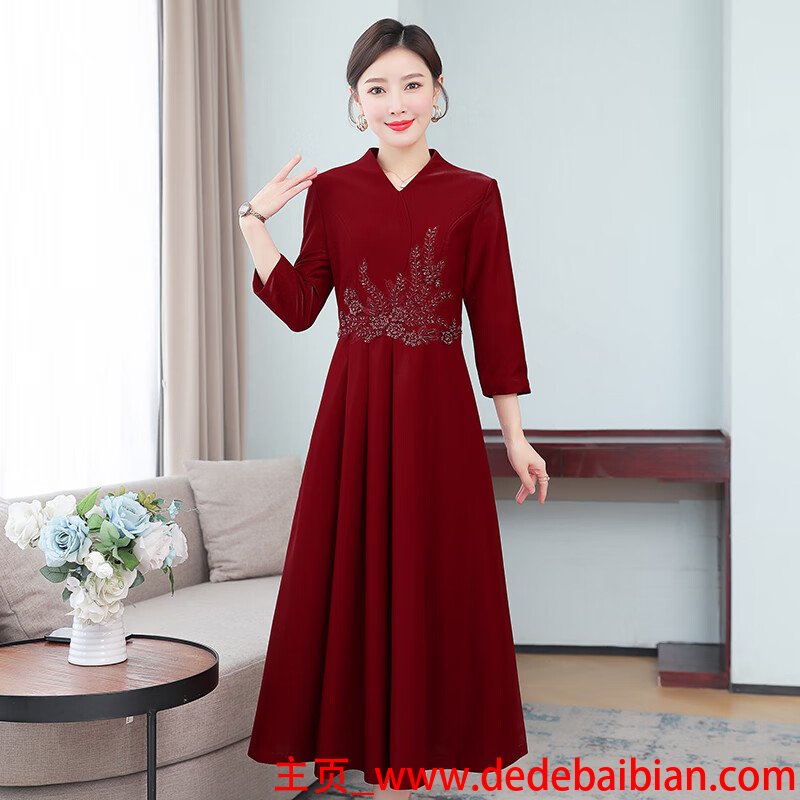 妈妈参加女儿婚礼服装