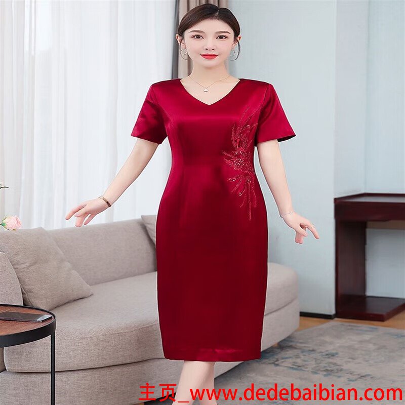 妈妈参加女儿婚礼服装