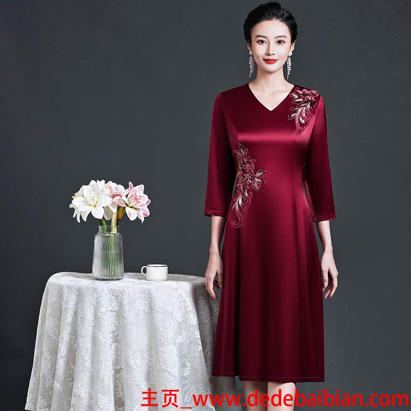 妈妈参加女儿婚礼服装
