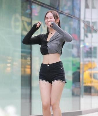 黑裙子配什么颜色的鞋子