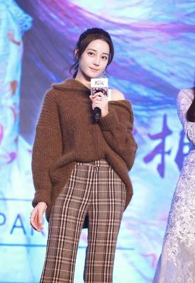 关晓彤穿衣搭配