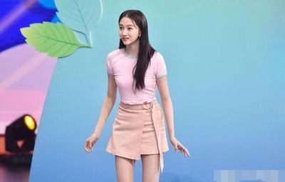 关晓彤穿衣搭配