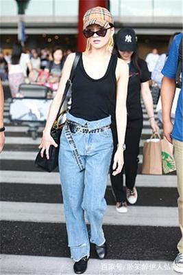 巴宝莉牛仔裤