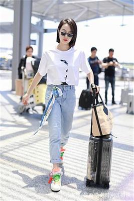巴宝莉牛仔裤