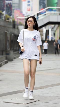 白色短裤配什么鞋子
