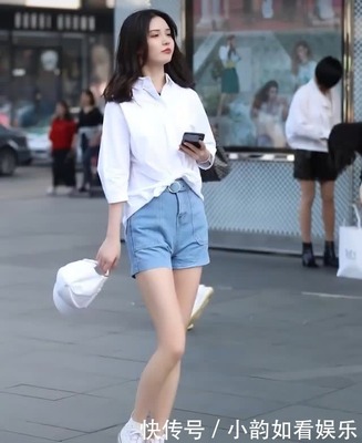 白色短裤配什么鞋子
