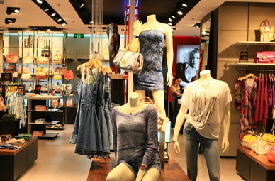 服装店怎么吸引顾客