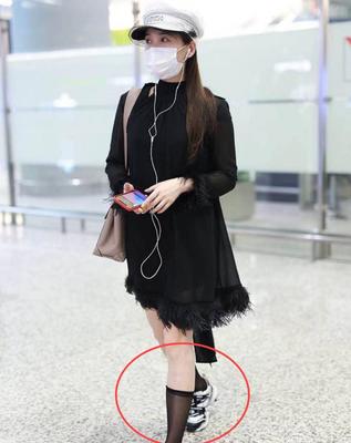 到膝盖的裙子显腿短吗