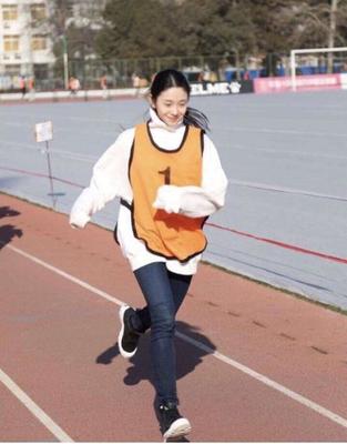 穿牛仔裤可以跑步吗