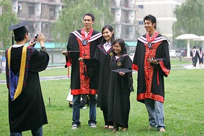 大学生一般穿什么衣服