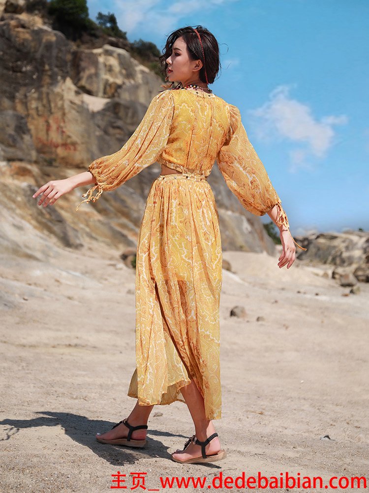 海边穿什么颜色衣服拍照好看