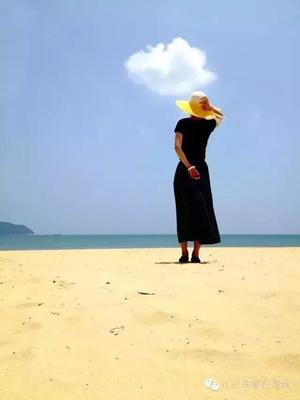 海边穿什么颜色衣服拍照好看