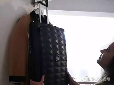 西服怎么折叠放行李箱