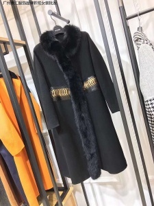 国际一线品牌羊绒大衣