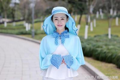 皮肤黑适合什么颜色的帽子
