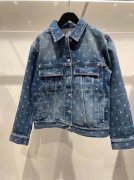 专卖店牛仔服外套女士搭配什么裤子好看？__穿搭