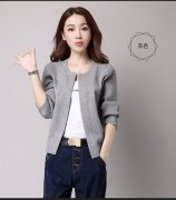 中低领外套里面如何搭配什么裤子好看？__穿搭技