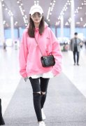 中国女星卫衣外套搭配什么裤子好看？__穿搭技巧