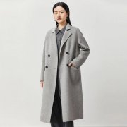 中国灰外套里面颜色搭配什么裤子好看？__穿搭技