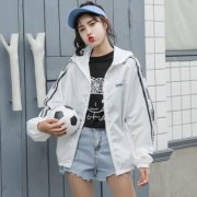 中学生夏季外套中款搭配什么裤子好看？__穿搭技