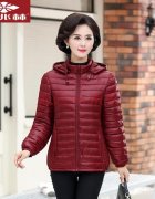 中年女保暖外套搭配什么裤子好看？__穿搭技巧
