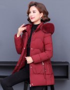 中年女冬装外套羽绒搭配什么裤子好看？__穿搭技