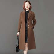 中年女士羊绒外套中长搭配什么裤子好看？__穿搭