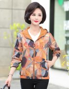 中年女薄外套搭配什么裤子好看？__穿搭技巧__图