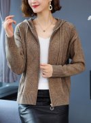 中年妇女毛衣外套搭配什么裤子好看？__穿搭技巧