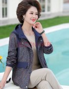 中年妈妈春秋装外套搭配什么裤子好看？__穿搭技