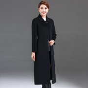 中年妈妈装羊绒外套中长款搭配什么裤子好看？
