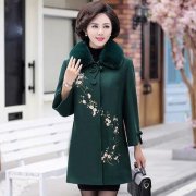 中老年冬天妮子外套搭配什么裤子好看？__穿搭技