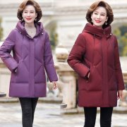 中老年冬季外套女搭配什么裤子好看？__穿搭技巧