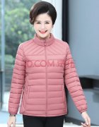 中老年女式秋冬外套搭配什么裤子好看？__穿搭技