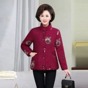 中老年春秋外套冬季棉服搭配什么裤子好看？_