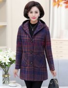 中老年秋冬女款外套搭配什么裤子好看？__穿搭技