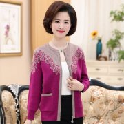 中老年秋衣外套女搭配什么裤子好看？__穿搭技巧