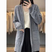 中长款外套毛衣欣赏搭配什么裤子好看？__穿搭技